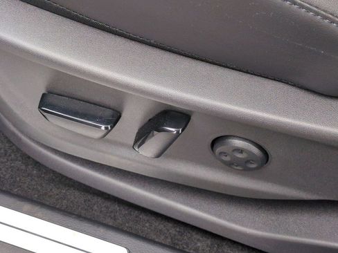 New 2024 Nissan Ariya AWD image 15