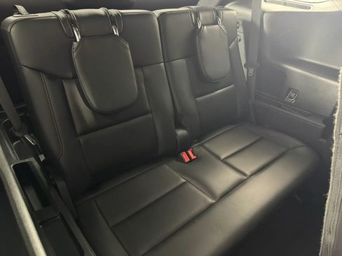Used 2022 Ford Explorer XLT w/ Equipment Group 202A AWD/4WD image 38