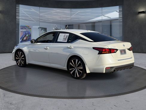 Used 2021 Nissan Altima 2.5 SR w/ SR Premium Package FWD image 4