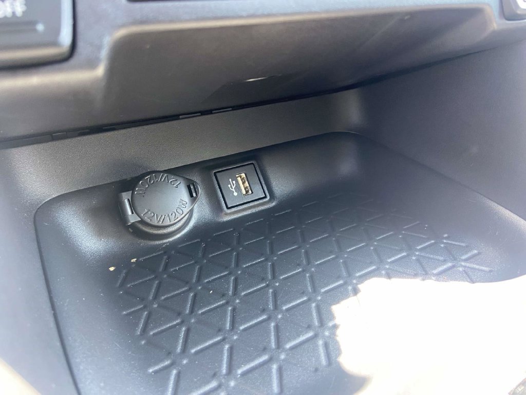 Used 2025 Toyota RAV4 XLE w/ Convenience Package FWD image 27