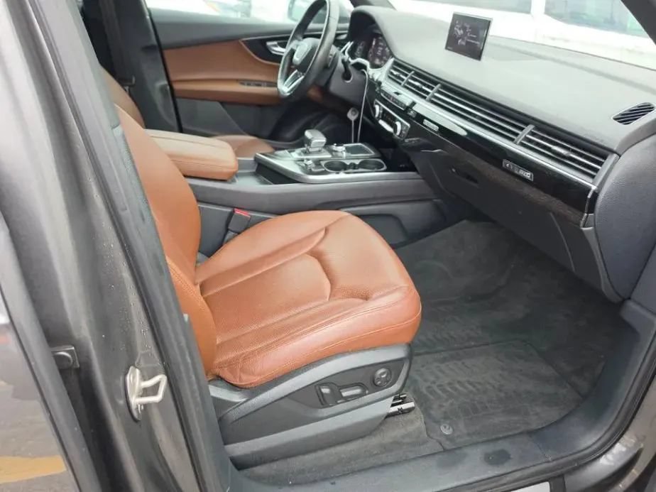 Used 2019 Audi Q7 3.0T Prestige w/ Prestige Package AWD/4WD image 9