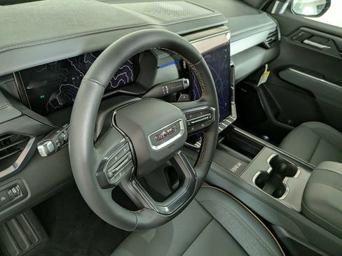 New 2026 GMC Acadia AT4 w/ Luxury Package AWD/4WD image 19