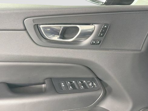 Certified 2023 Volvo XC60 B5 Plus w/ Climate Package AWD/4WD image 17