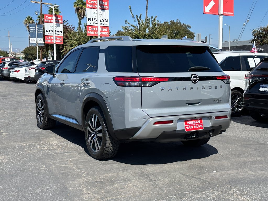 Used 2023 Nissan Pathfinder Platinum AWD/4WD image 4