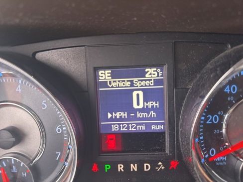 Used 2013 Chrysler Town & Country Limited w/ Luxury Group image 18