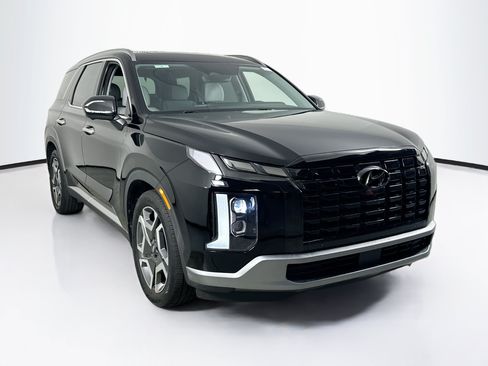 Used 2023 Hyundai Palisade SEL w/ Premium Package FWD image 3