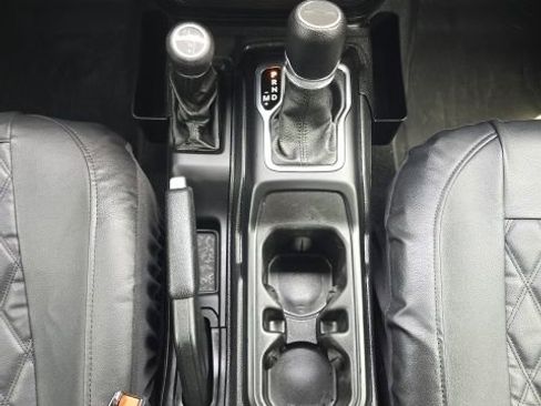 Used 2021 Jeep Gladiator Sport AWD/4WD image 30