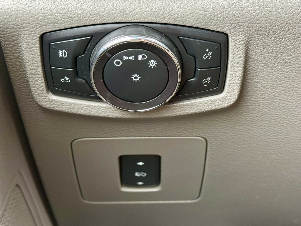 Used 2015 Ford F150 XLT w/ Equipment Group 302A Luxury AWD/4WD image 27