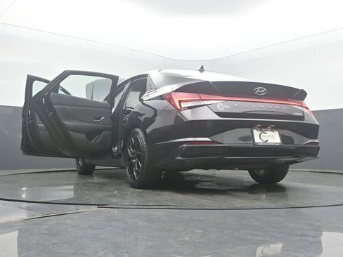 Used 2023 Hyundai Elantra Limited image 60