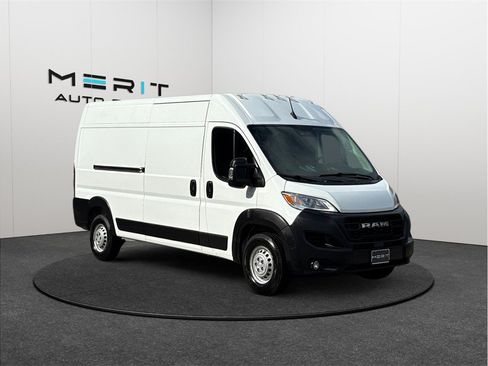 Used 2026 RAM ProMaster 2500 w/ Convenience Group FWD image 1