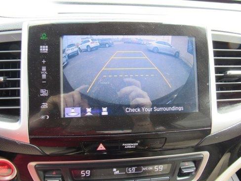 Used 2016 Honda Pilot Touring image 25