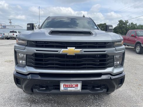 Used 2025 Chevrolet Silverado 2500 Custom w/ Custom Value Package AWD/4WD image 8