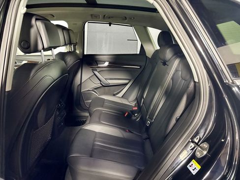 Used 2020 Audi Q5 e Prestige w/ Prestige Package image 21