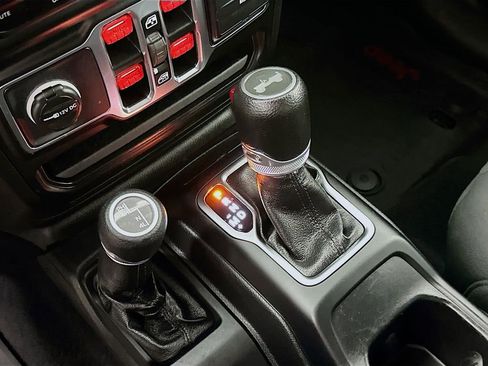 Used 2021 Jeep Wrangler Unlimited Sport image 19