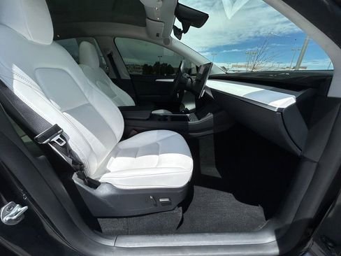 Used 2024 Tesla Model Y Long Range AWD/4WD image 28