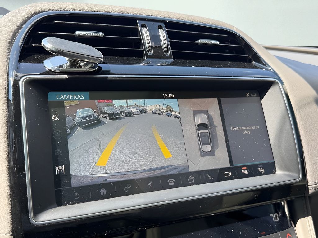 Used 2019 Jaguar F-PACE Portfolio AWD/4WD image 44
