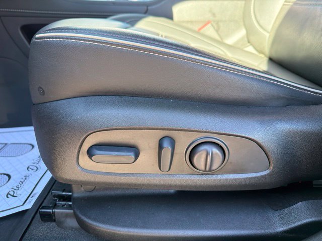 Used 2023 GMC Acadia Denali w/ Denali Ultimate Package AWD/4WD image 14