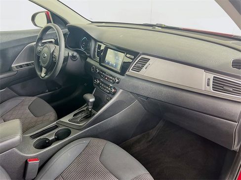 Used 2018 Kia Niro LX image 26