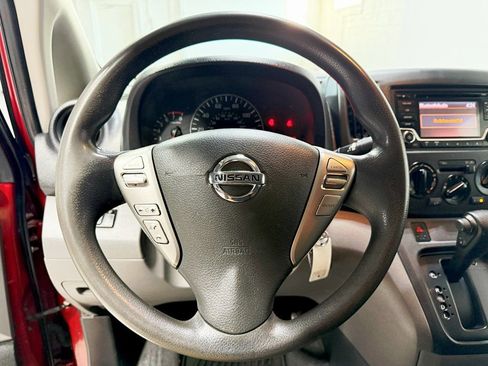 Used 2019 Nissan NV200 SV image 10