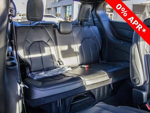 New 2026 Chrysler Pacifica Select w/ S Appearance Package FWD image 23