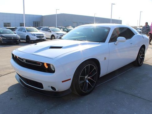 Used 2018 Dodge Challenger R/T Scat Pack w/ Leather Interior Group image 3