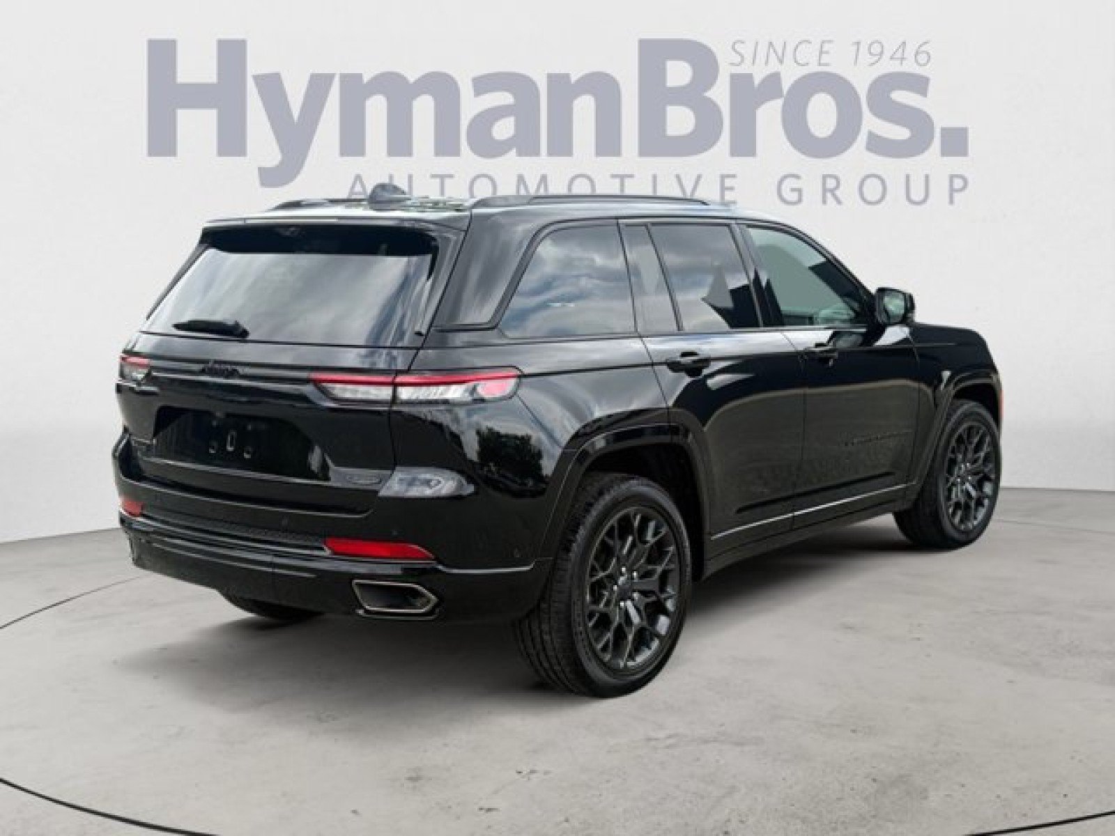 Used 2025 Jeep Grand Cherokee Summit w/ Adv Protech Group IV AWD/4WD image 3