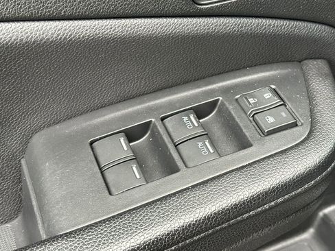 Used 2016 Honda Pilot Touring image 13