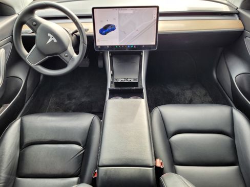 Used 2020 Tesla Model 3 Standard Range image 17