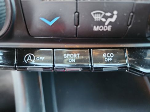 Used 2021 Dodge Durango SXT image 32