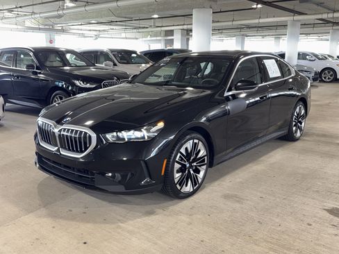 Used 2026 BMW 530i RWD image 4