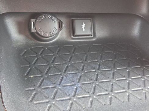 Used 2022 Toyota RAV4 LE FWD image 45