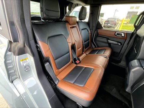 Used 2024 Ford Bronco Outer Banks image 18