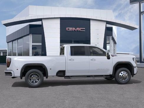 New 2026 GMC Sierra 3500 Denali w/ Denali Reserve Package AWD/4WD image 5