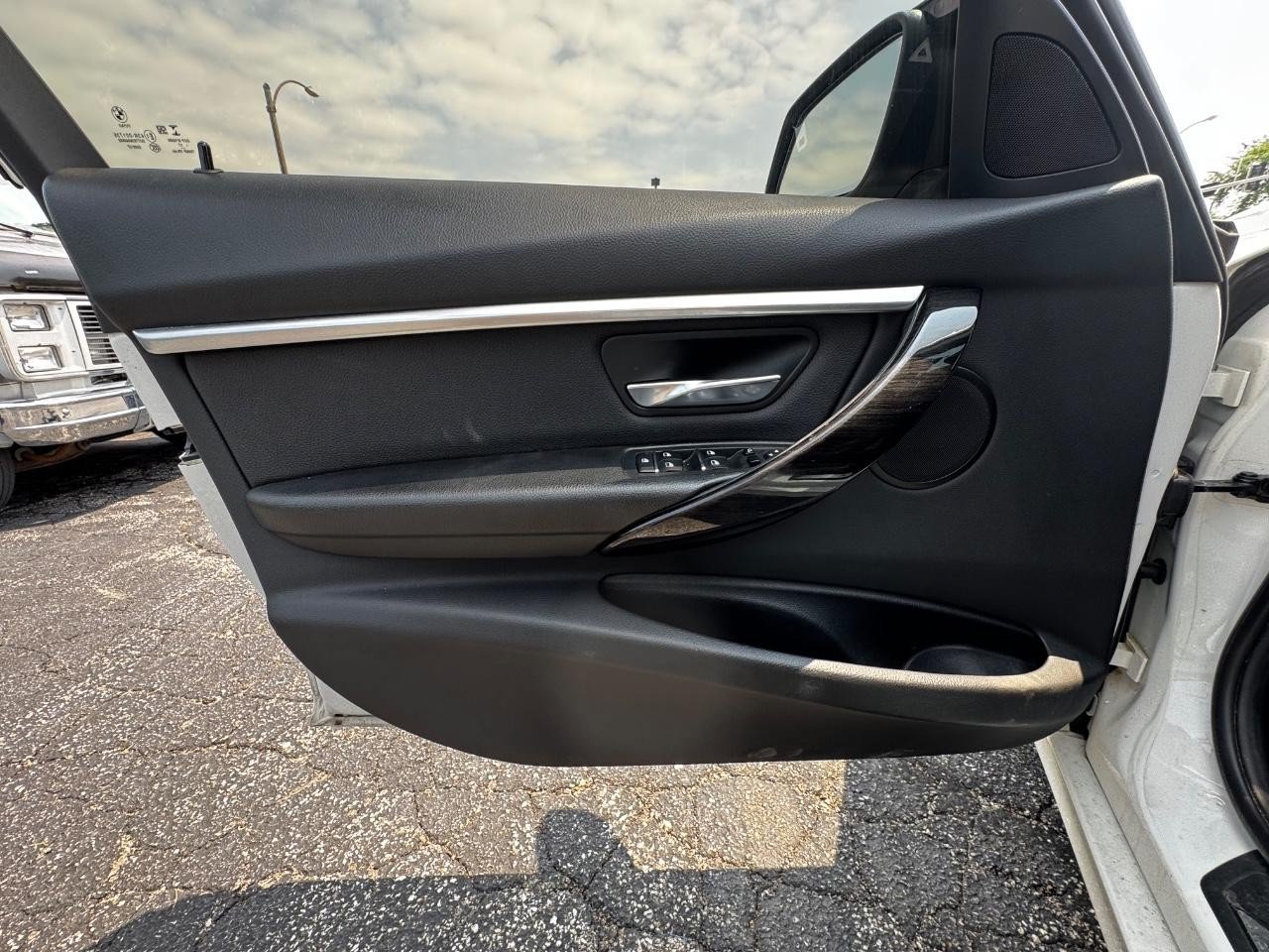Used 2018 BMW 330i xDrive Sedan AWD/4WD image 8