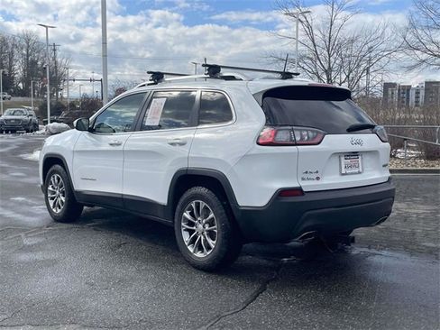 Used 2019 Jeep Cherokee Latitude Plus image 3