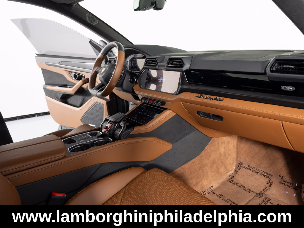 Used 2025 Lamborghini Urus SE AWD/4WD image 33