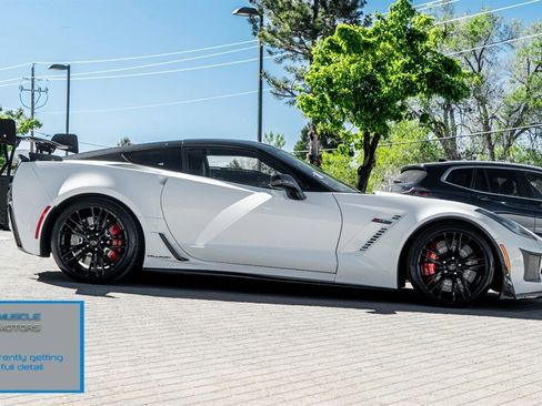 Used 2016 Chevrolet Corvette Z06 w/ 3LZ Preferred Equipment Group RWD image 5