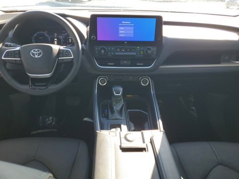 Certified 2025 Toyota Grand Highlander AWD Hybrid image 16