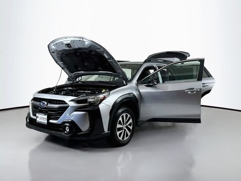 Used 2024 Subaru Outback Premium AWD/4WD image 19