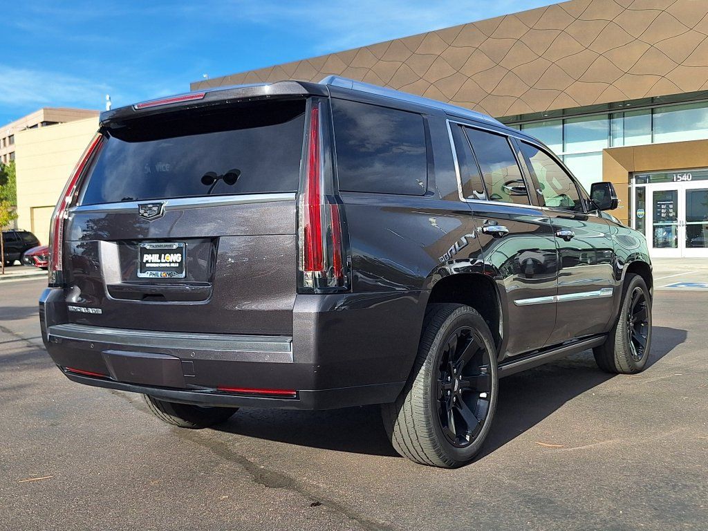 Used 2016 Cadillac Escalade Platinum AWD/4WD image 3