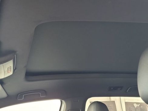 Used 2020 Volkswagen Atlas Cross Sport SE w/ Panoramic Sunroof Package FWD image 14