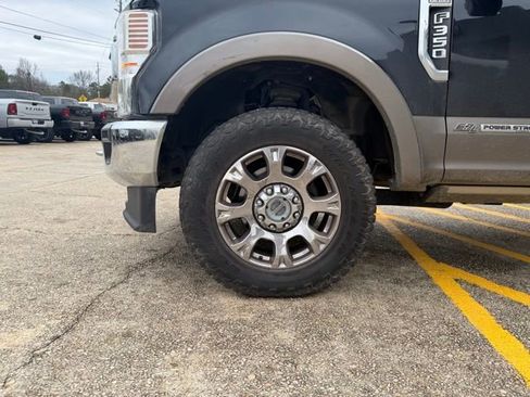 Used 2020 Ford F350 King Ranch w/ King Ranch Ultimate Package AWD/4WD image 13