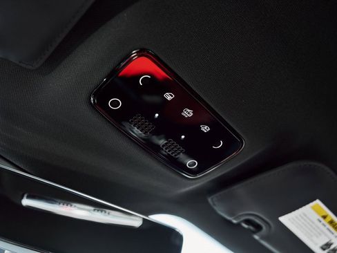 Used 2023 Ferrari SF90 Stradale Base image 82