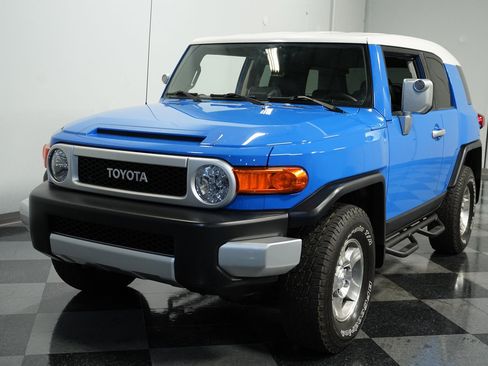 Used 2008 Toyota FJ Cruiser image 16