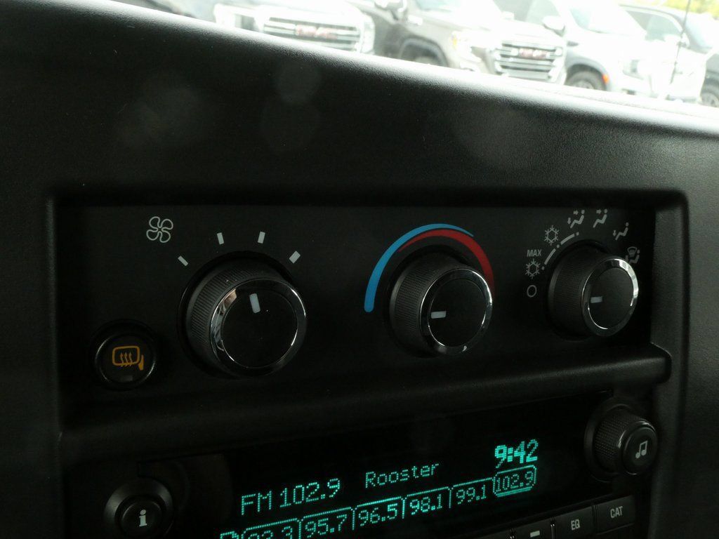 Used 2025 GMC Savana 3500 w/ Power Convenience Package RWD image 31
