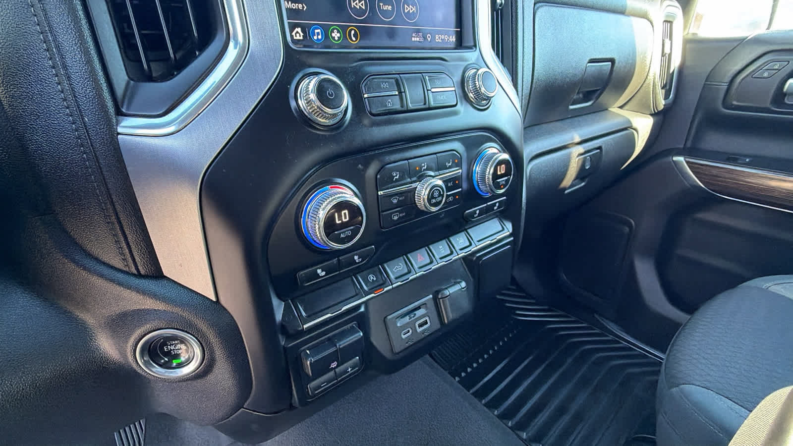 Used 2020 GMC Sierra 1500 SLE w/ SLE Value Package AWD/4WD image 14