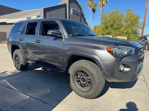 Used 2018 Toyota 4Runner SR5 Premium image 5