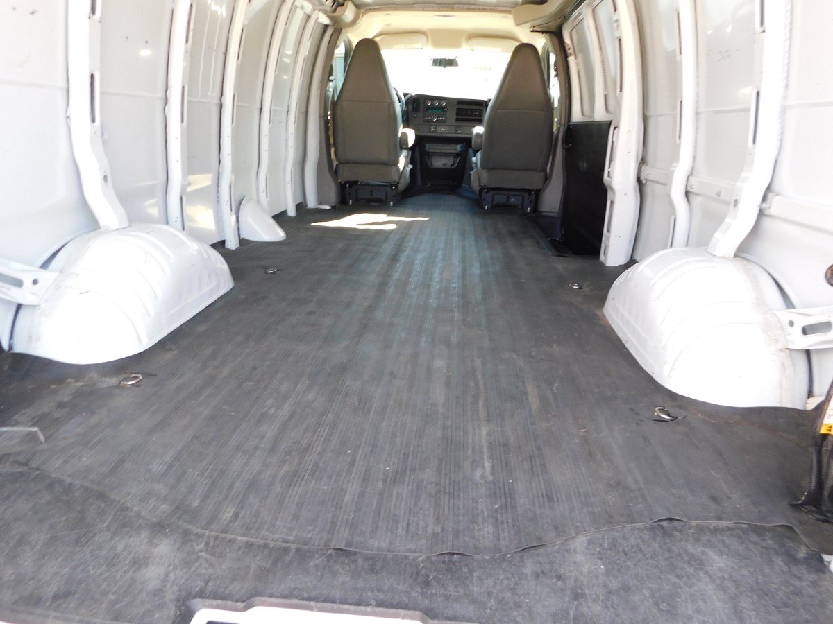 Used 2023 GMC Savana 2500 Extended w/ Driver Convenience Package RWD image 31