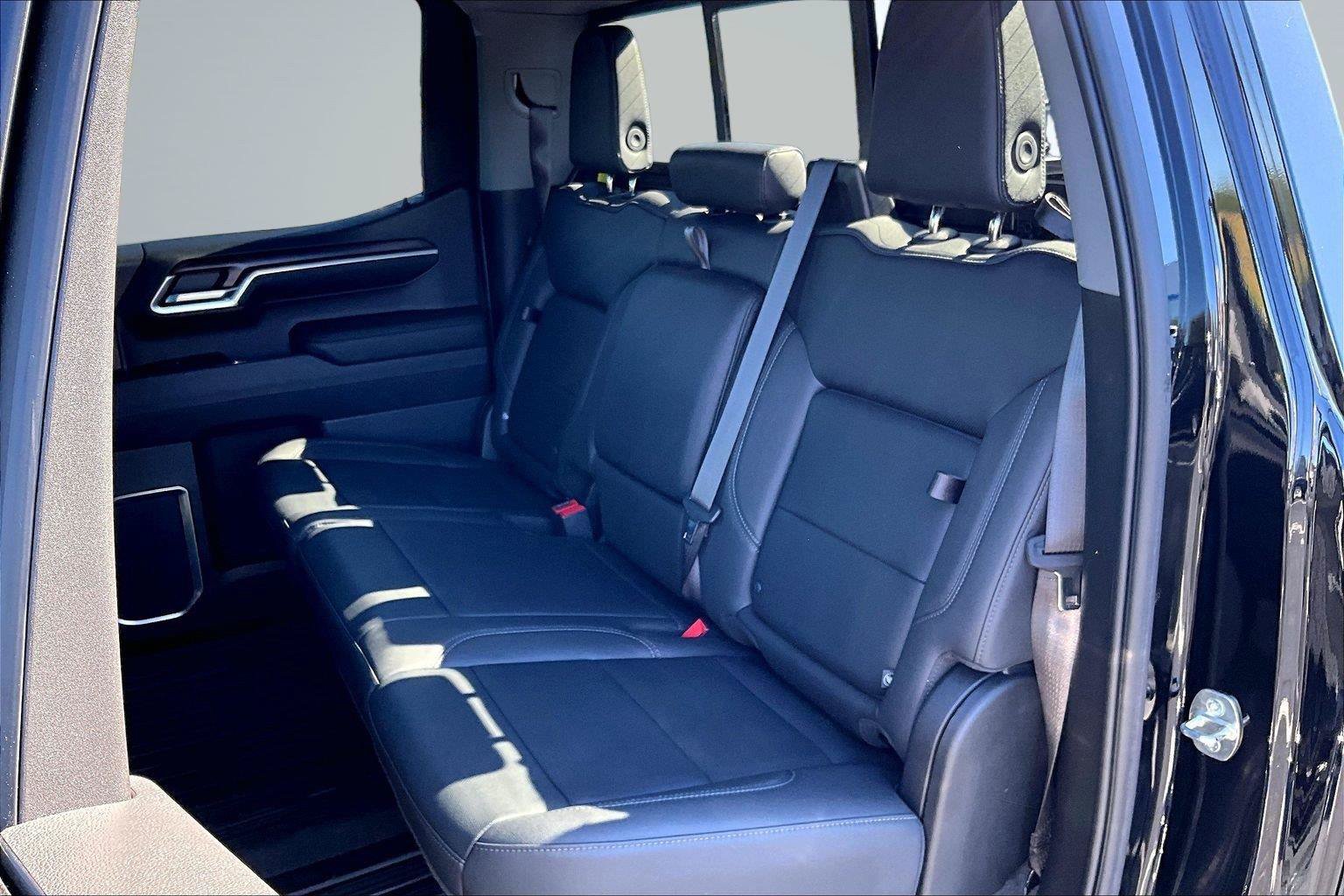 Used 2023 GMC Sierra 1500 SLT w/ SLT Premium Package AWD/4WD image 27