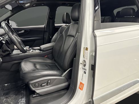 Used 2019 Audi Q7 3.0T Premium Plus w/ Premium Plus Package image 4